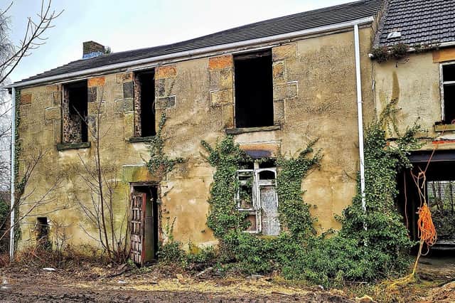 The abandoned Manor Syck Farm farmhouse.