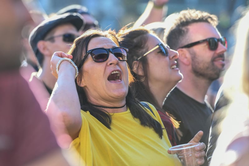 These fans look like they were having a great time in the sun at Sunniside Live 2017. Were you there?