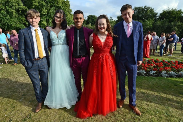 Five friends ahead of the prom.