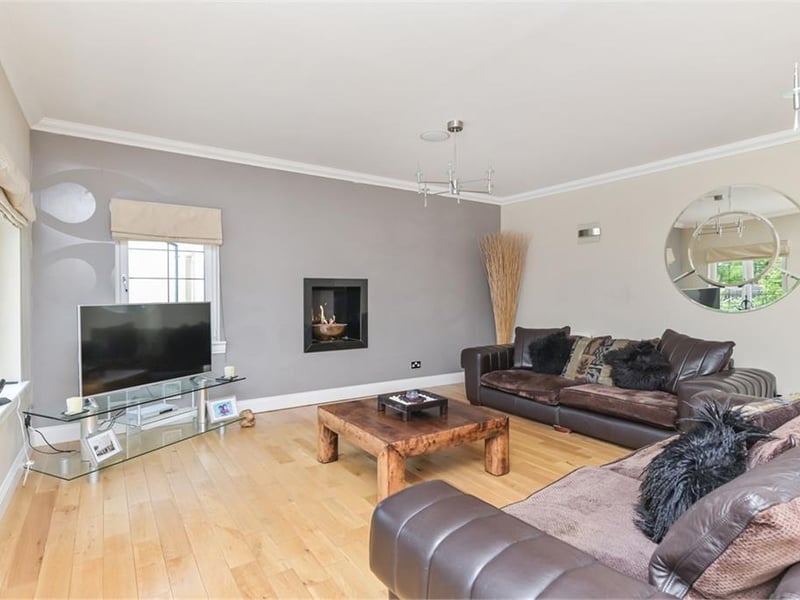 Drawing room.