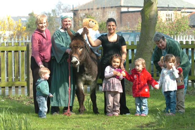 A Teddy Bear, a donkey and lots of happy faces. What more could you ask for but who can tell us more about this 2007 scene?