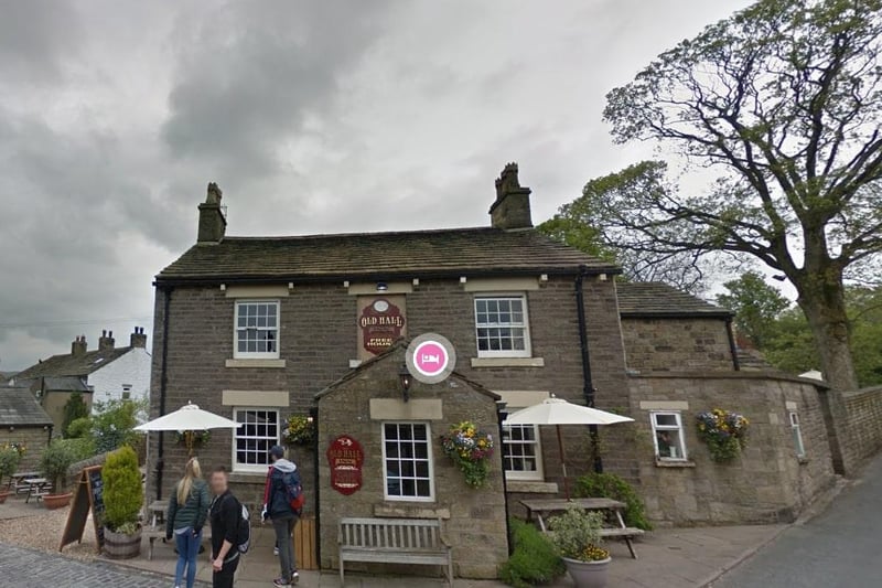 This country inn has previously won the CAMRA Regional Pub of the Year Award, and a number of other titles. It serves eight ales, including seven regularly changing guests from local micros, are available.