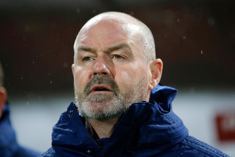Scotland manager Steve Clarke has emerged as a shock bookies' favourite to be the next manager of Celtic and odds have shortened dramatically (Scottish Sun)
