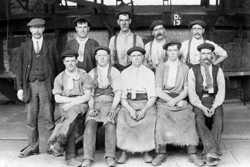 Brown Bayley's melting team, around 191. Ref no S09122