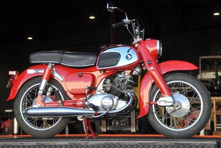 Alan Jones shared this lovely picture of a classic motorcycle.