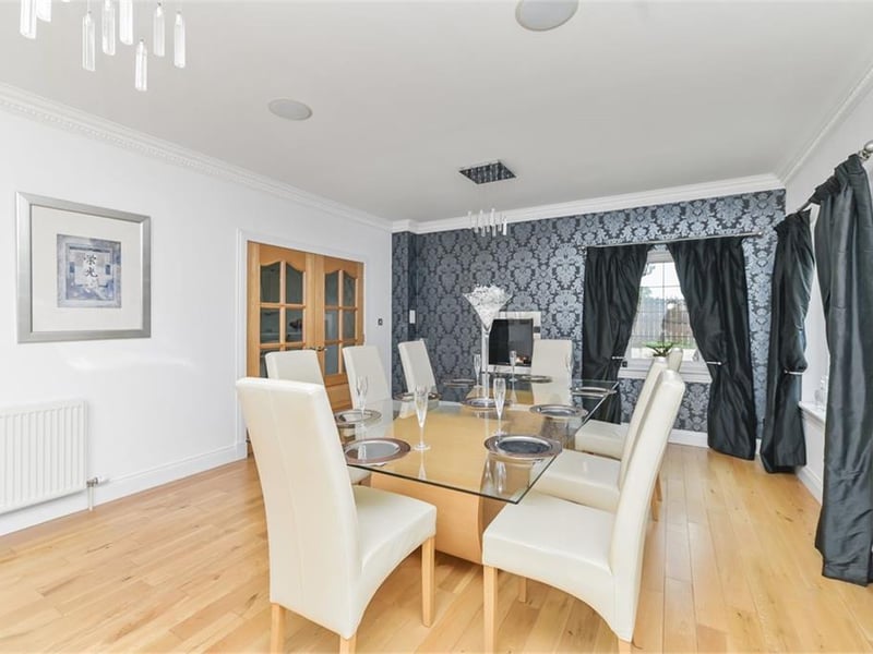 Dining room.