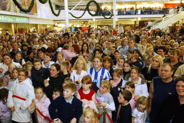 Look at the crowd which turned out to see Jeff Hordley in Middleton Grange in 2004.