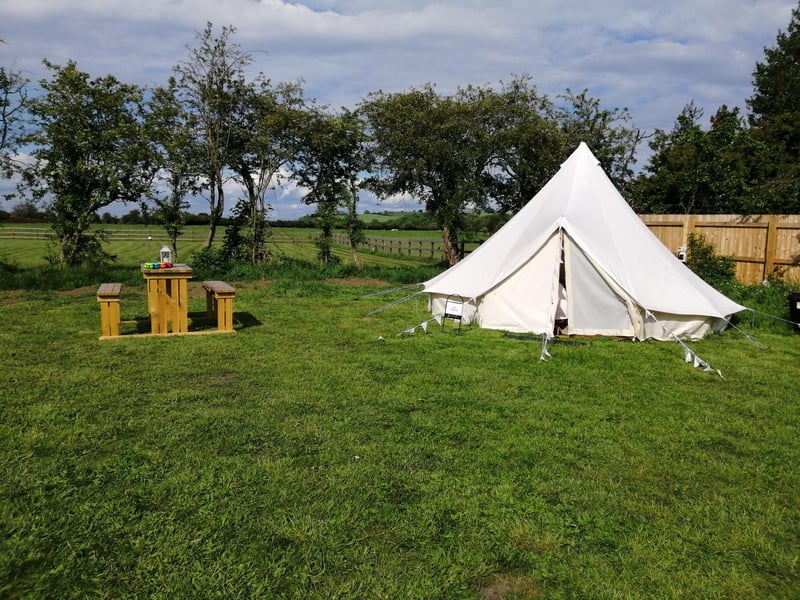Gunthorpe Camping is a small family-friendly site set on a level grassy paddock next to the River Trent, making it most handy for riverside walks and bike rides direct from the grounds. There is canoeing, kayaking, fishing and boat trips all nearby. There's also the National Watersports Centre and Sundown Adventureland within 40 minutes' drive. After an exciting day, once guests are back at base several good bars and restaurants are within a short stroll, or simply cosy up and enjoy a barbeque onsite instead. Visit https://www.pitchup.com/campsites/England/Central/Nottinghamshire/Gunthorpe/gunthorpe_camping/