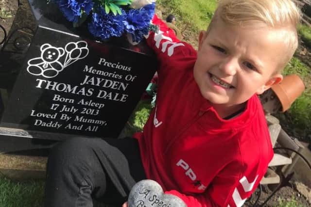 Thomas Dale is to run 17 miles in memory of his big brother Jayden, who died when their mother Zoe was pregnant at 24 weeks.