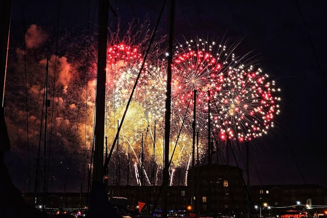 A stunning photograph of the dazzling fireworks.
