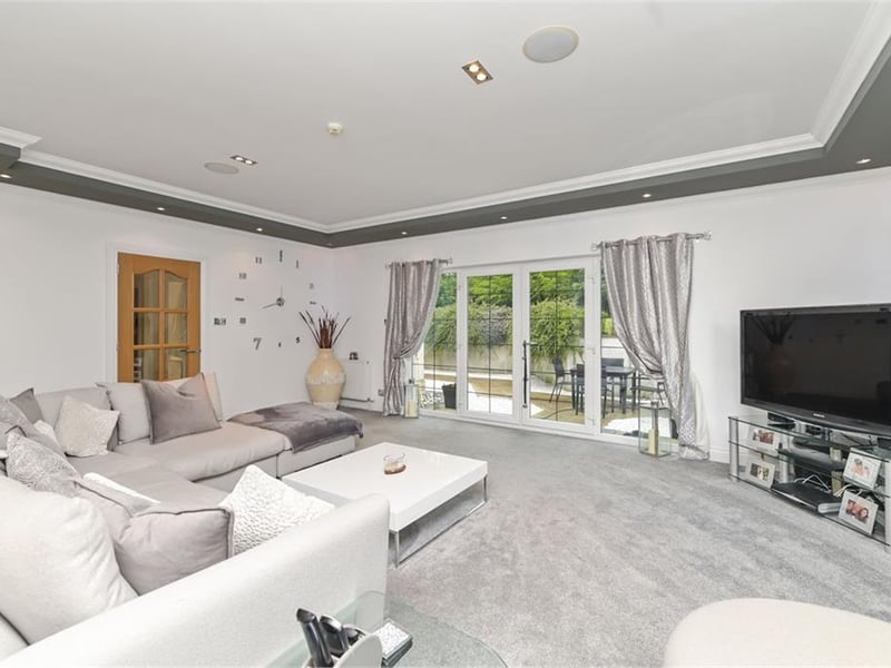 Sitting room.