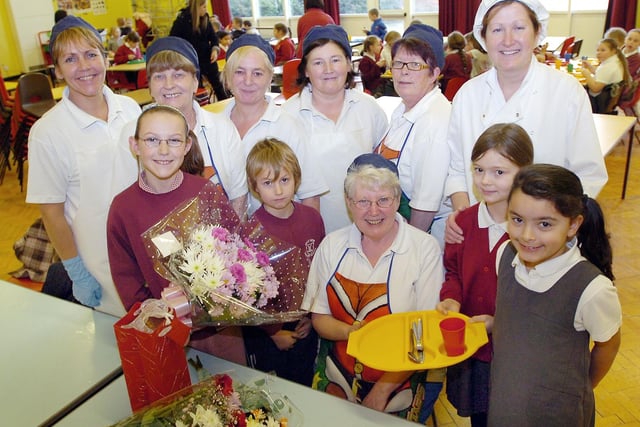 Serving up school dinner memories in these 13 nostalgic pictures of ...