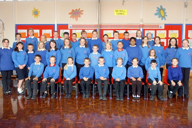 Are there any familiar faces in this scene from Throston Primary School in 2006?