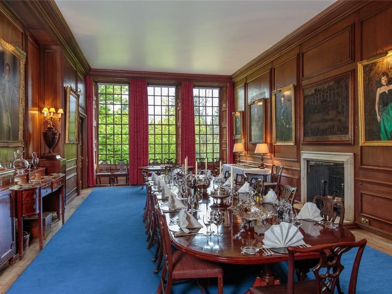 Dining room.