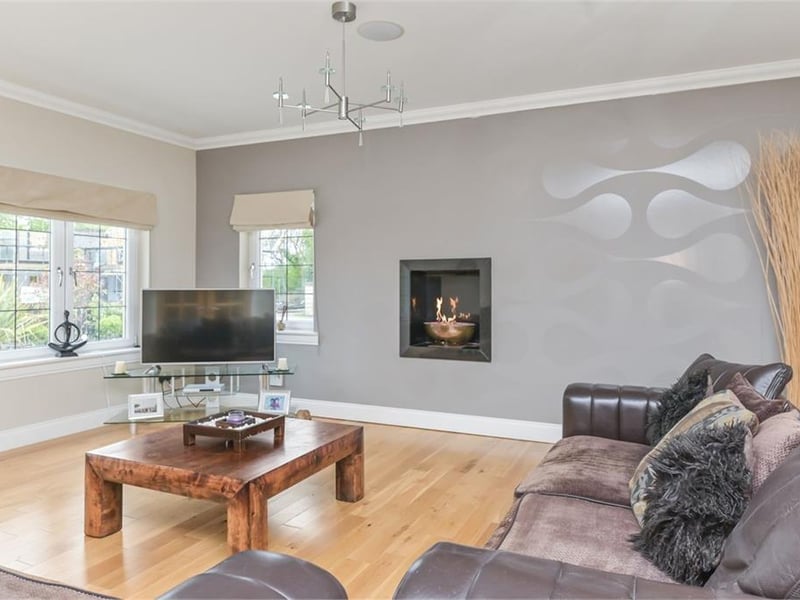 Drawing room.