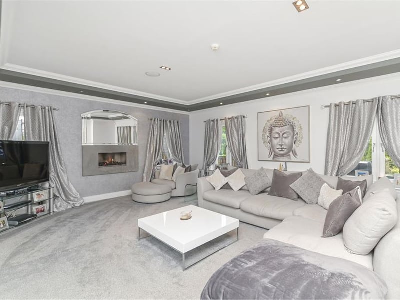 Sitting room.