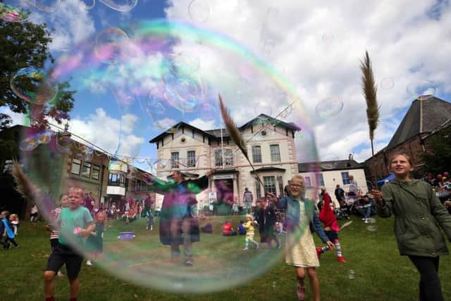 Parents In Need of Support summer fete takes place at the Support Dimensional House in Hartlepool. Hartlepool bubble man Richard Shaw entertains the children. Picture: CHRIS BOOTH