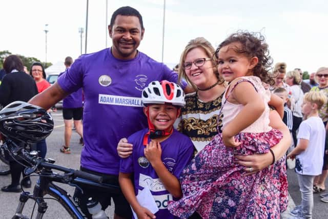 Lewin Tubuna pictured with dad Suli, mum Lynsey and sister Mia.