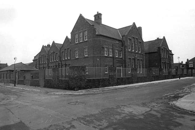 Lister Street school opened in January 1901 and closed in 1989. Its pupils were transferred to the new Eldon Grove Primary School.