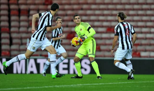 Vito Mannone in action for Sunderland Under-23s against Notts County