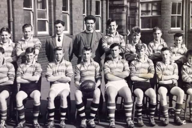 The Galley's Field under-15 rugby team of 1960, as Steve Nicholson remembers it.
Left to right:-  Back Row -   Brian Townsend,  Tony Medley,  Colin Byers,  Lol Judge,  Fred Peverley,  Jimmy Carter,  Ian Thane,  Eric Jacques
                          Front Row - Keith Faint,  ?  ?  David Slimmings,  John Sotheran[capt],  Steve Nicholson,  ?  Hughie Bell,  ?